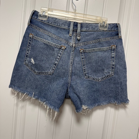 We The Free Distressed Jean Shorts Size 29 Great Condition - Picture 2 of 5